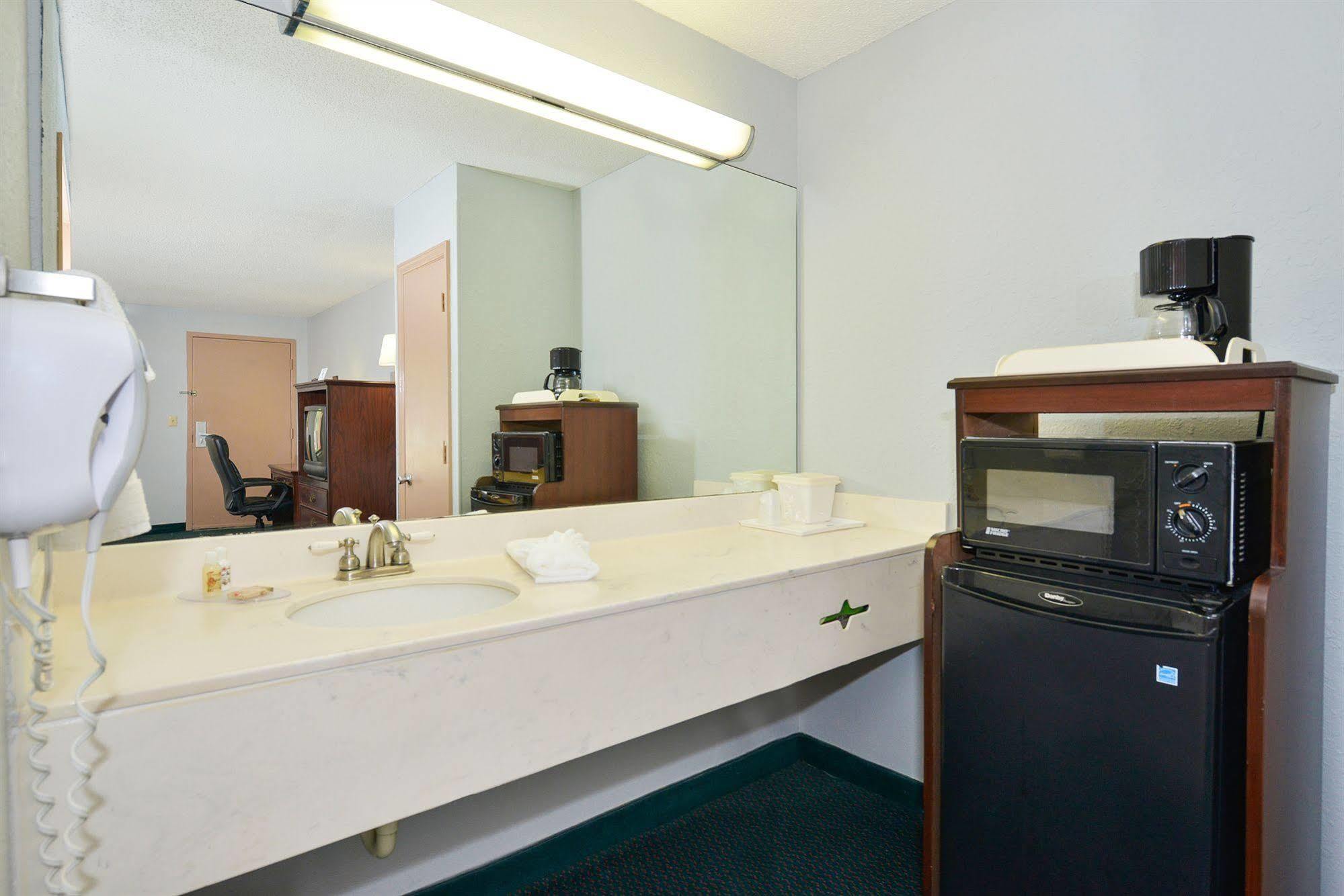 Suburban Studios Hinesville - Fort Stewart Area 外观 照片