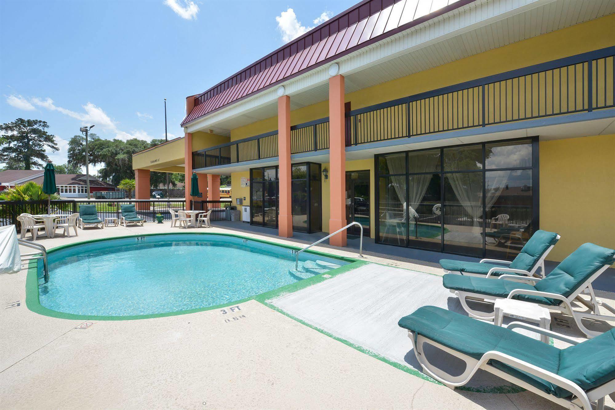 Suburban Studios Hinesville - Fort Stewart Area 外观 照片